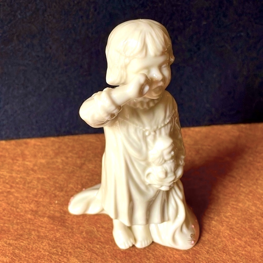 “LENOX JEWELS COLLECTION GIFTWARE” - LITTLE GIRL HOLDING DOLL